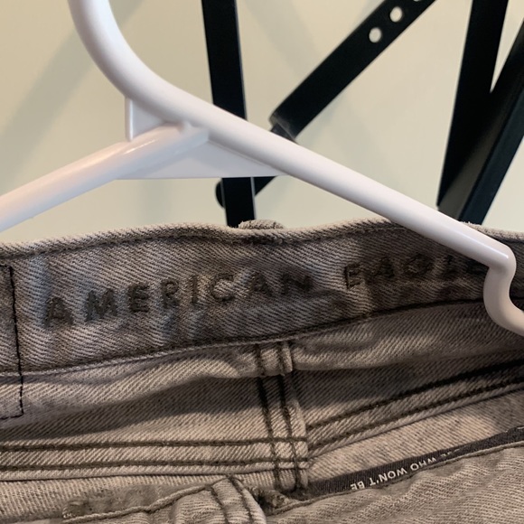 American Eagle ripped Jean shorts - Picture 4 of 4
